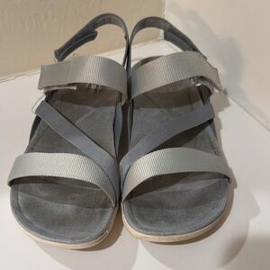 Merrell Women’s Gray Strappy Comfort Sandals Size 9